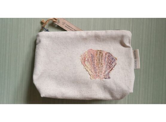 Embroidered Tiger Scallop Shell Make Up Bag
