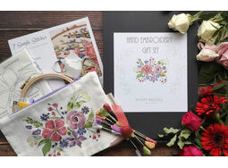 *NEW* Embroidery Gift Set includes Project pouch and embroidery essentials
