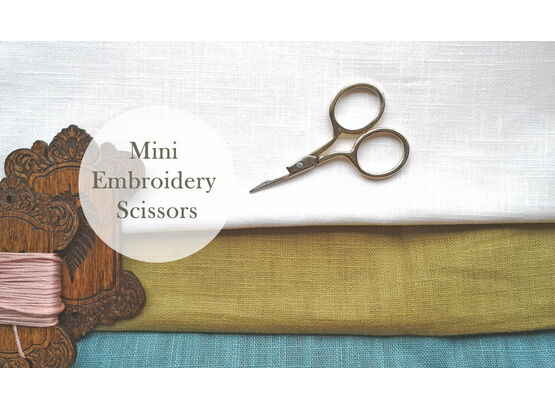 *NEW* Mini Gold tone Embroidery Scissors