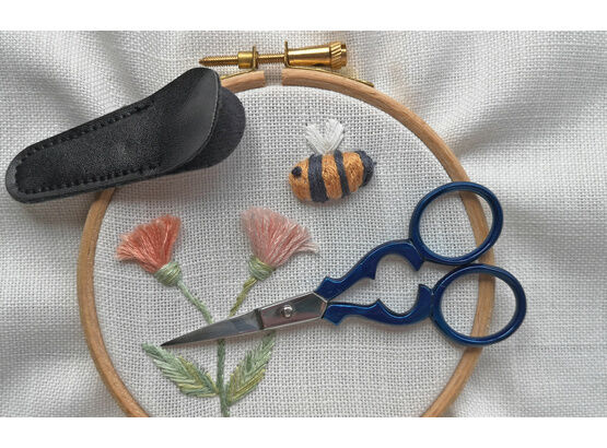 *NEW* Funky blue vintage style embroidery scissors